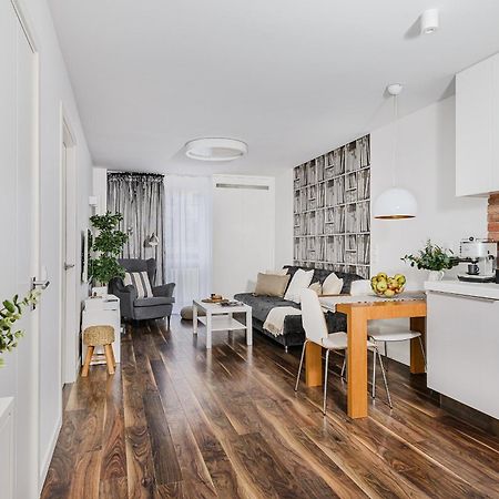Grzybowska P&O Serviced Apartments Warsaw Exterior photo
